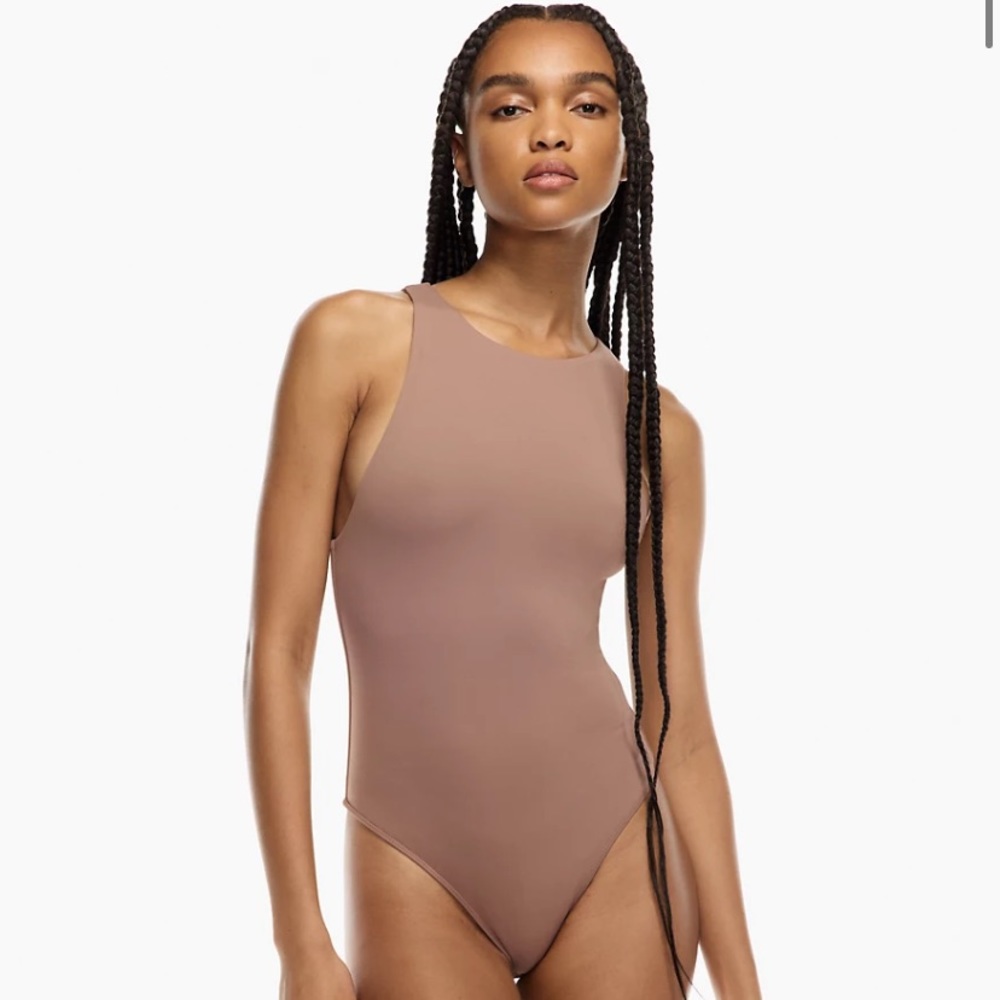 Aritzia 90s contour bodysuit